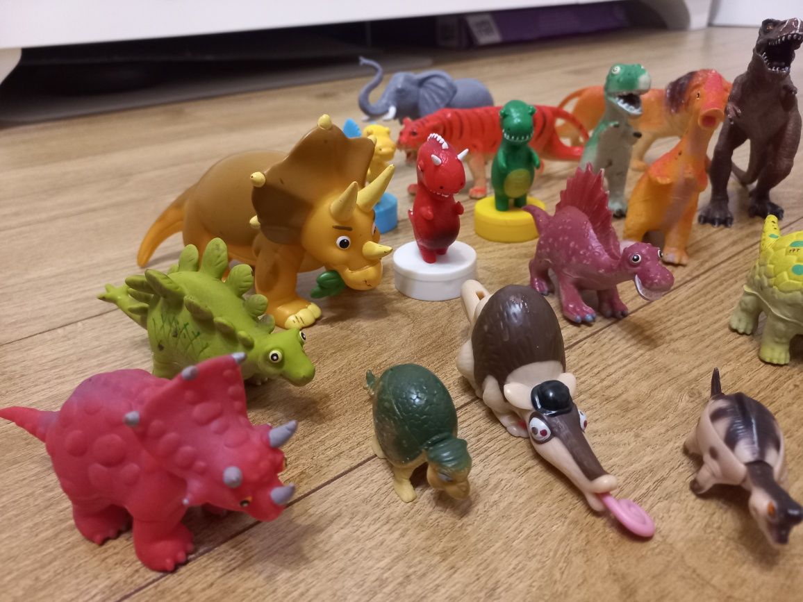 Dinozaury zwierzęta zestaw
