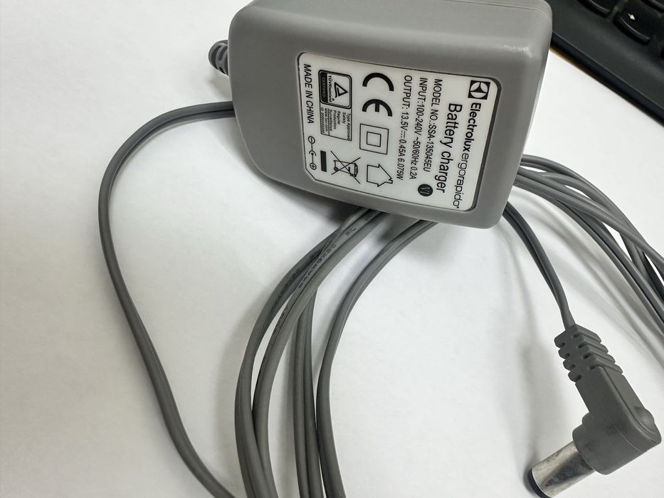 Адаптер 13.5V для аккумуляторного пылесоса Electrolux