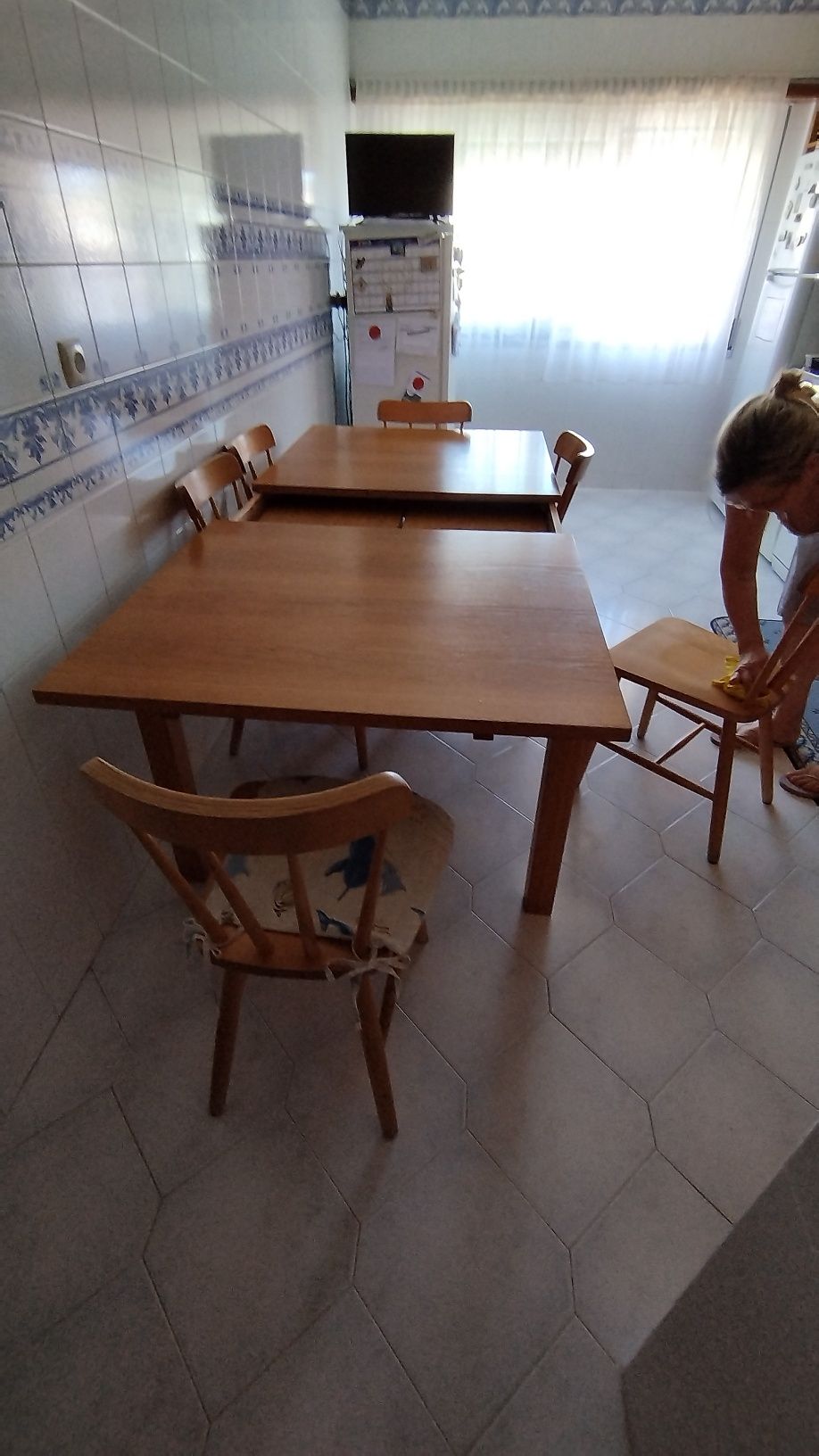 Mesa com 6 cadeiras