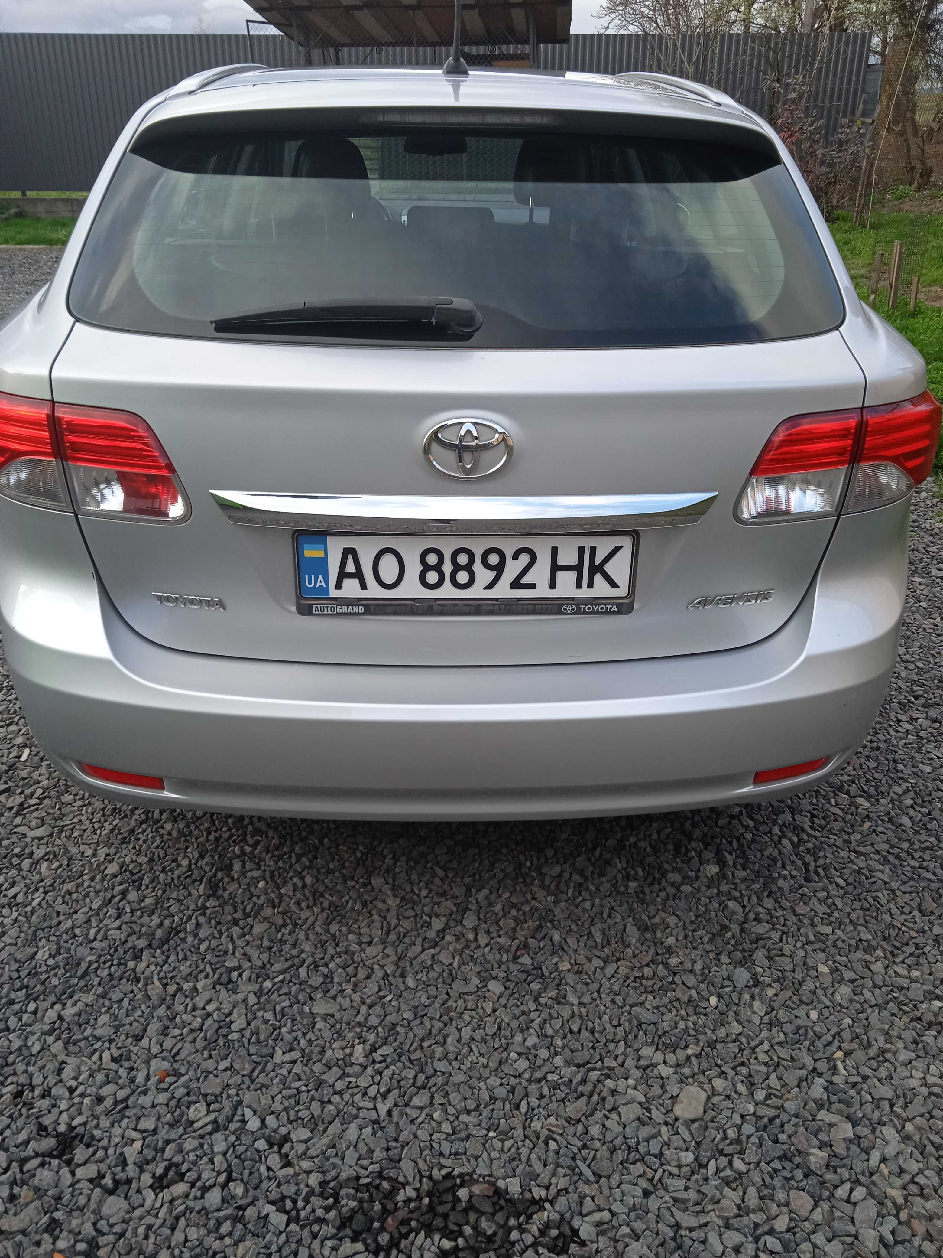 Toyota Avensis 2012