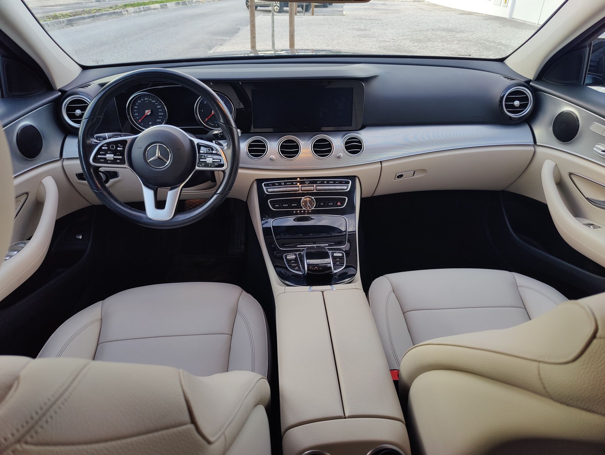 Mercedes-Benz E300de Exclusive Line
