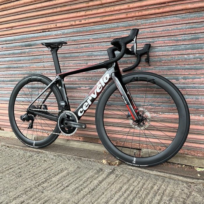 Bicicleta de estrada aerodinâmica Cervelo série S Ultegra Di2