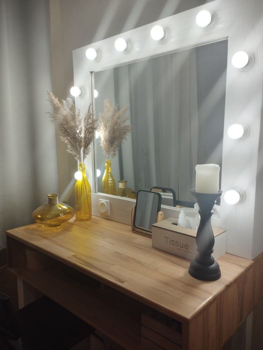 Стіл для бровіста,візажиста,гримериний стіл