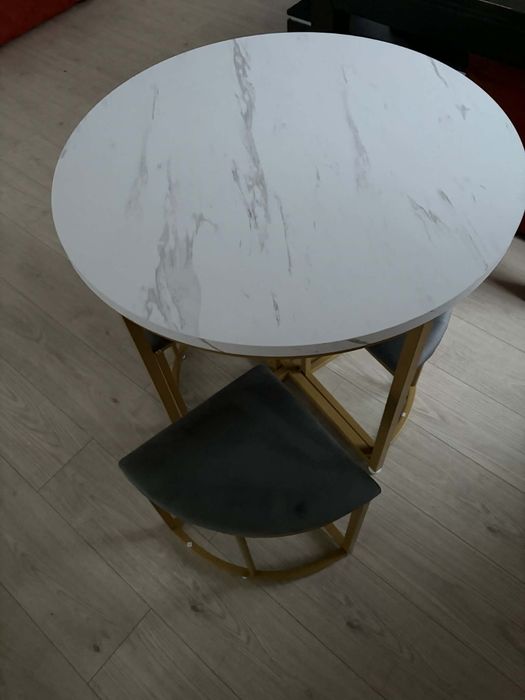 Zestaw stołowy z czterema krzesłami, zestaw jadalny z blatem