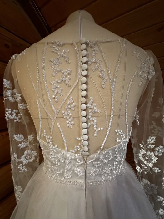 Весільна сукня