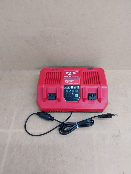 Milwaukee M18 DFC Szybka Ładowarka Baterii Akumulatorów Orginalna