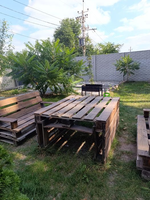 Подобово сучасний будинок з резервним електропостачанням