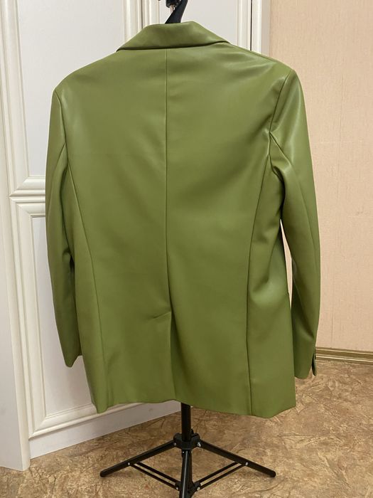 Шкіряний жіночий  піджак Berska