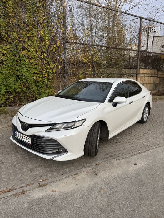 Продаж Toyota Camry