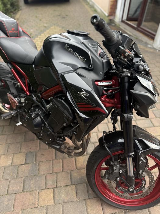 Kawasaki z900 czerwony motocykl naked a2 okazja