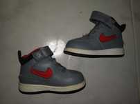 Ténis bota Nike em bom estado