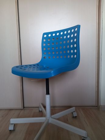 IKEA SKALBERG / SPORREN Krzesło obrotowe niebieskie. 
Regulowana wysok
