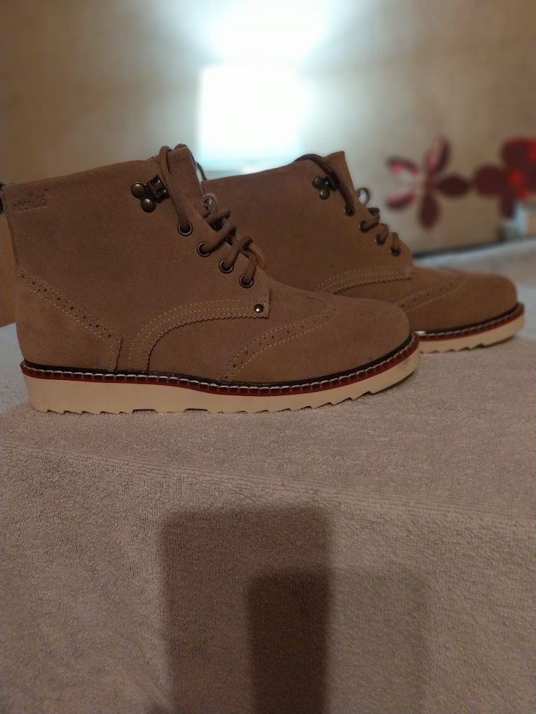 Buty zamszowe Noodles