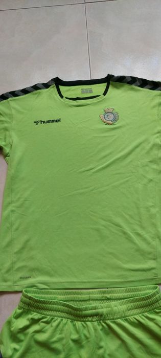 conjunto camisola e calcso do vitoria de setubal