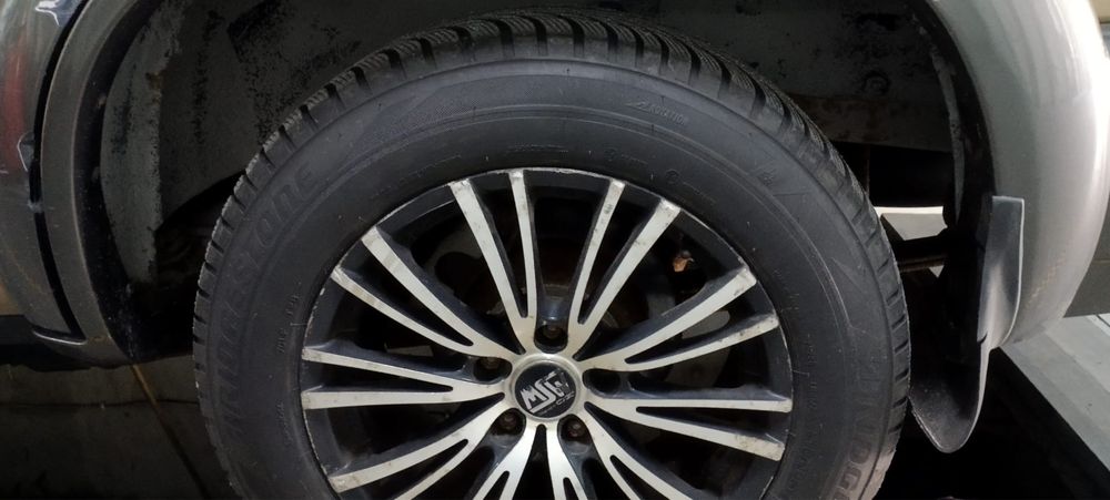 Komplet opon zimowych bridgestone blizzak 215/65 r17