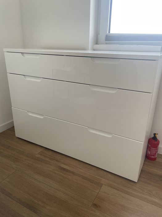 Komoda z 3 pojemnymi szufladami