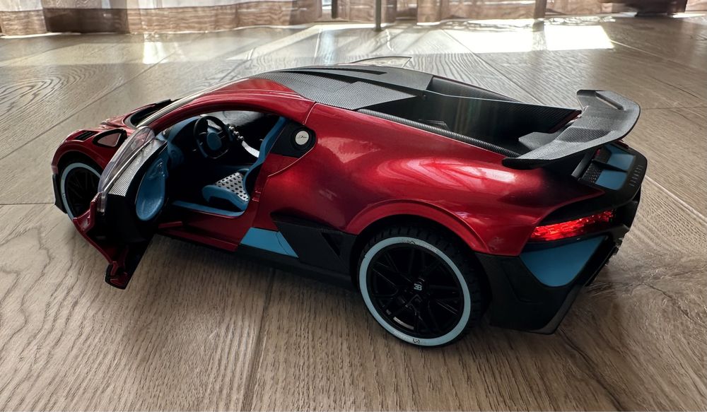 Моделька модель 1:18 1/18 bugatti DIVO