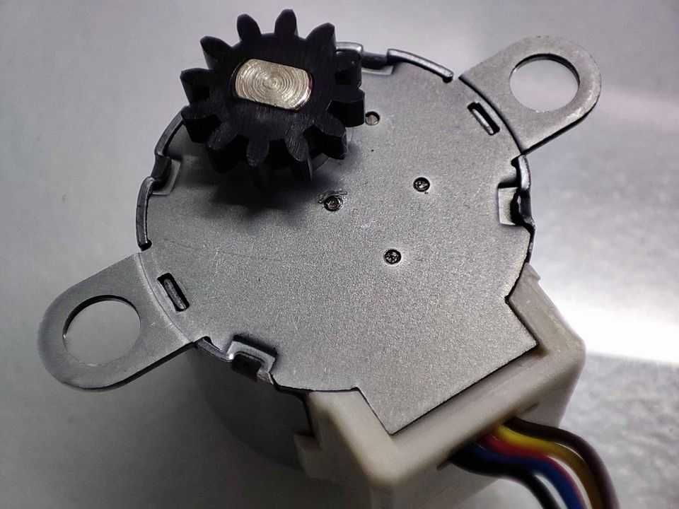 Motores DC de Passo 24BYJ8 5v 2w