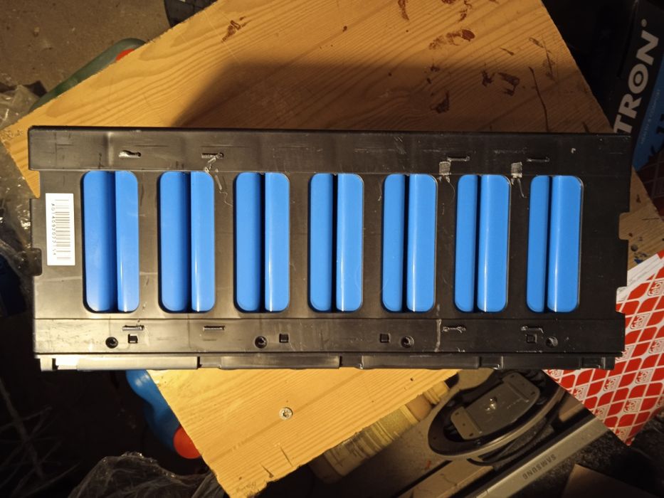 LEV 40 yuasa bank energii