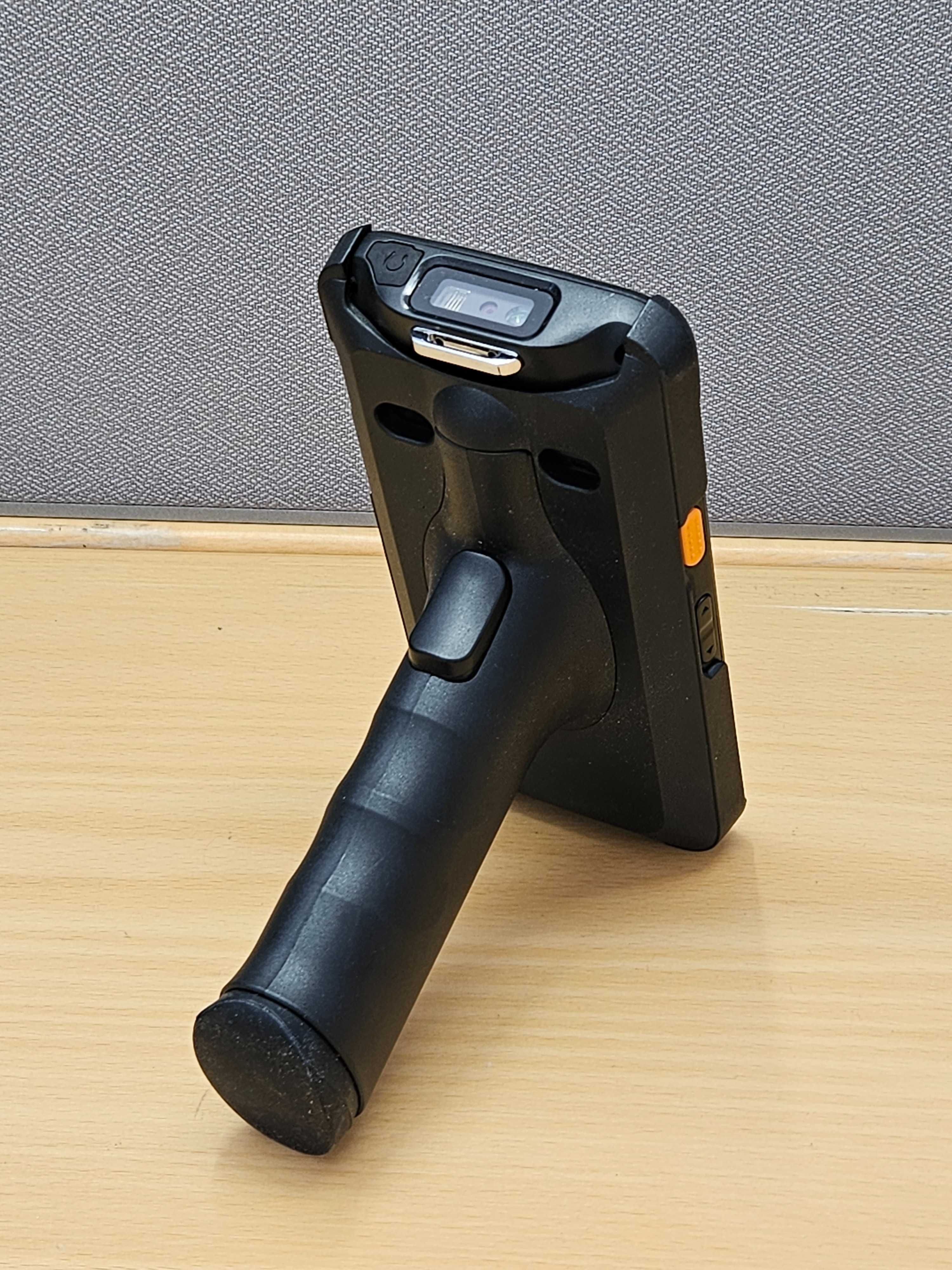 Kolektor Emagic V700 Czytnik Zebra 4710 Z Uchwytem
