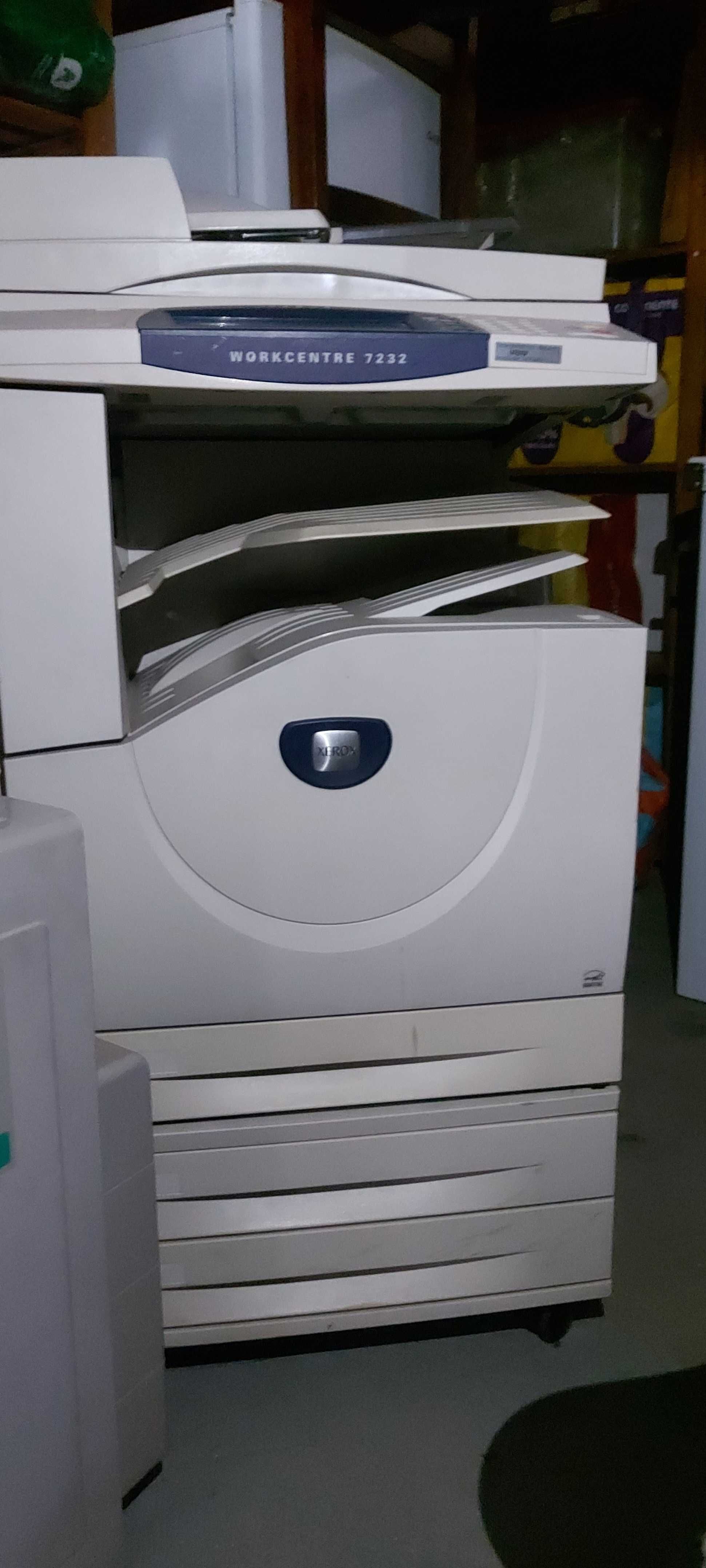 Fotocopiadora Xerox Workcenter 7232 Multifunções com ligação de rede