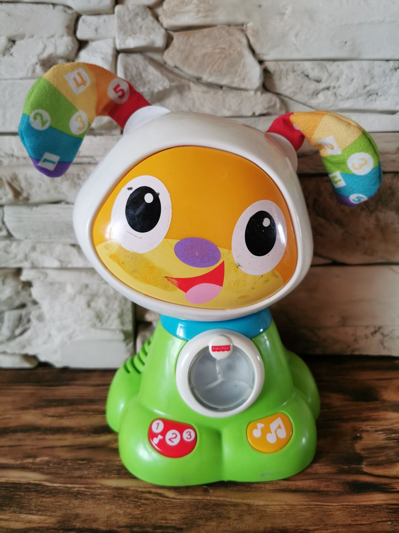 Interaktywny piesek Bebo Fisher price