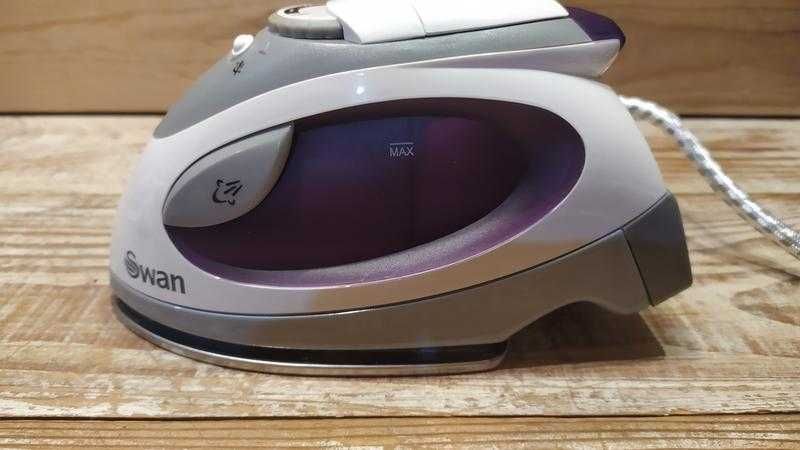 Дорожный утюг SWAN 900-1100 ватт