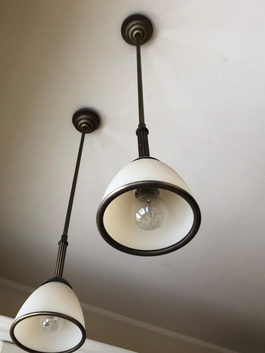 Lampa wisząca  z elementem z mosiądzu