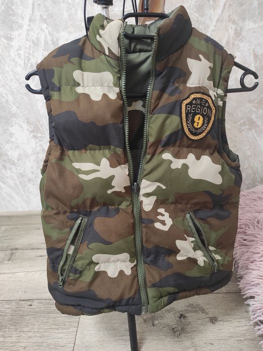 Жилетка для мальчика двухсторонняя