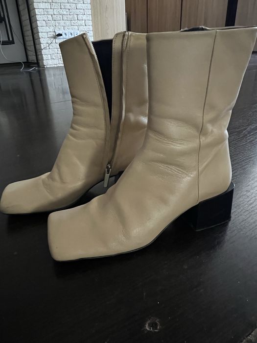 Ботильйони від ZARA