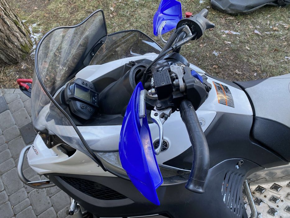 Снегоход YAMAHA FX NYTRO 2010, 4-x такн,1050см,новая гусеница, ходовая