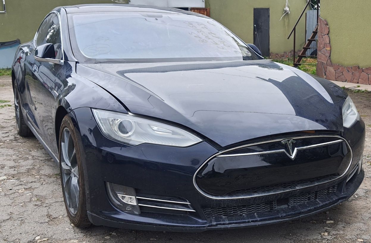 Розборка Tesla Model S P85 Performance