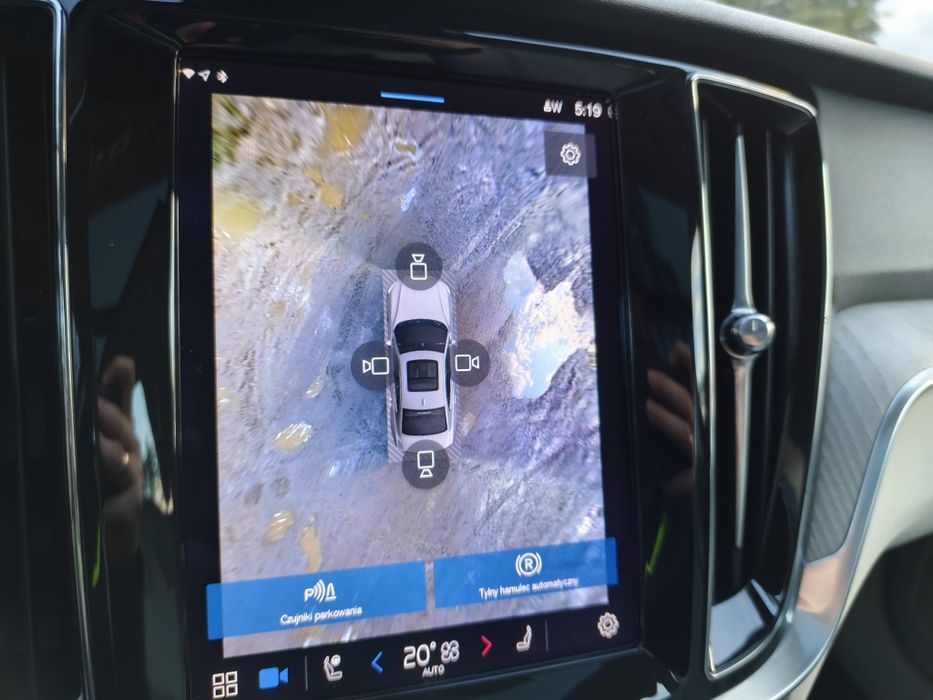 Volvo S60 T8 2023r 455 KM mocy Recharge Plug-In Hybrid Plus Dark Theme