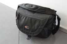 Bolsa Lowepro Nova 4 AW