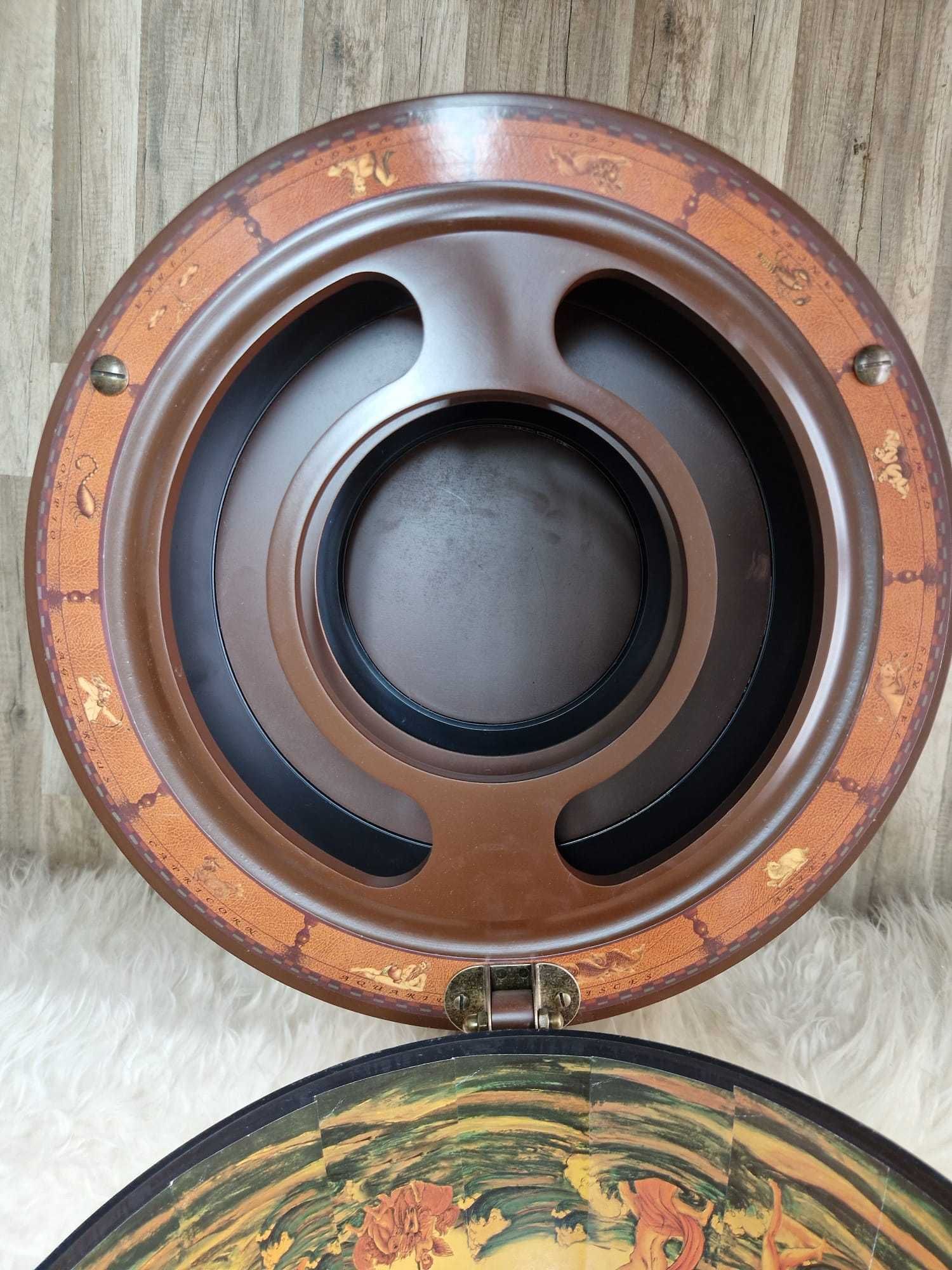 Stylowy Globus Bar w Stylu Vintage – Idealny Element Dekoracyjny