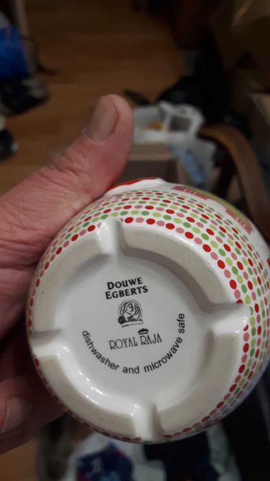 Кофейная кружка с тиснением  (штампом) Douwe Egberts. винтаж