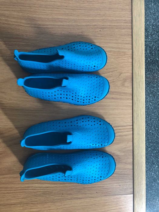 Calçado de natação /piscina para crianças (azul) da Decathlon