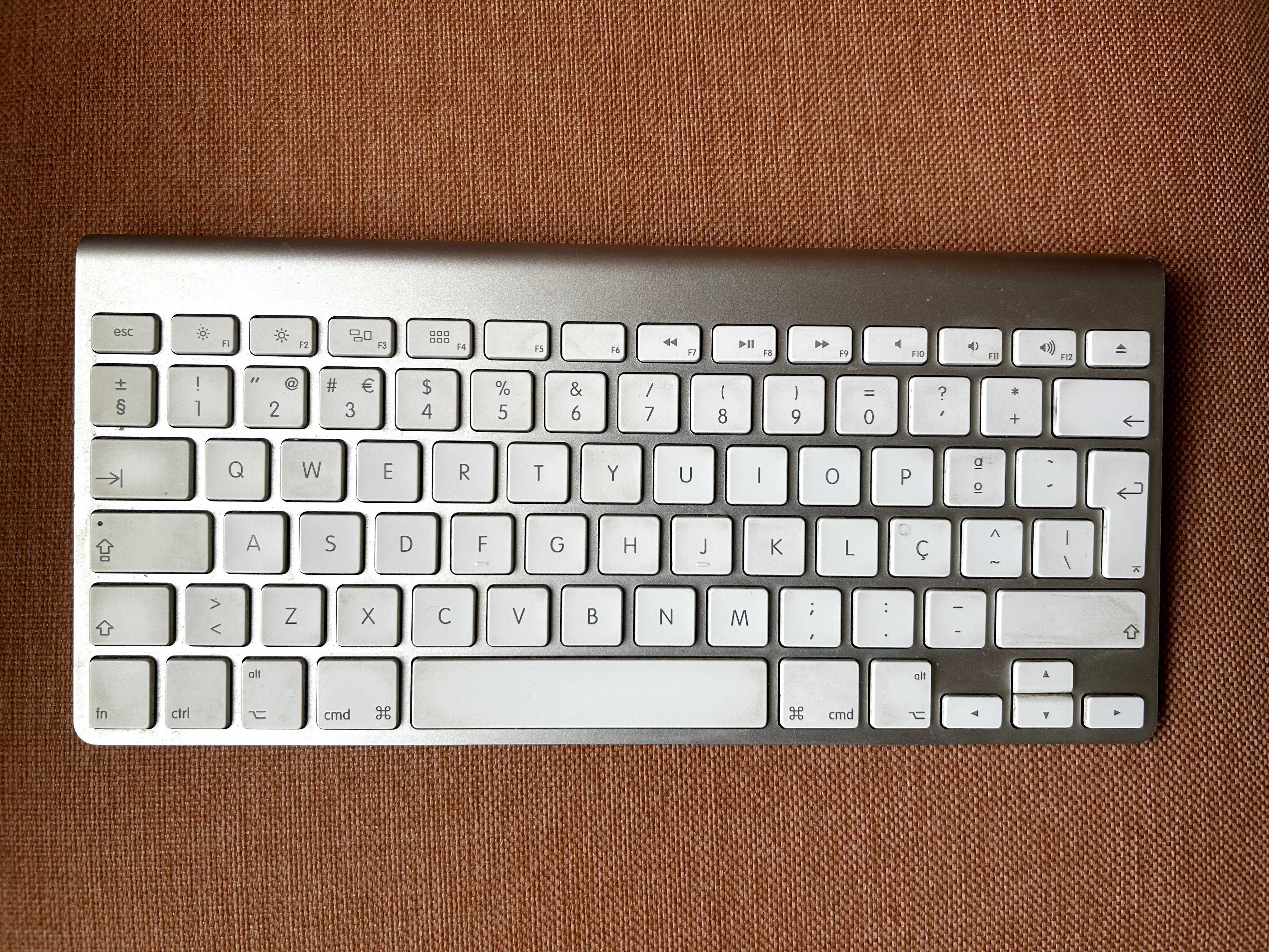 Apple A1314 Wireless Keyboard - teclado sem fios para peças, impecável