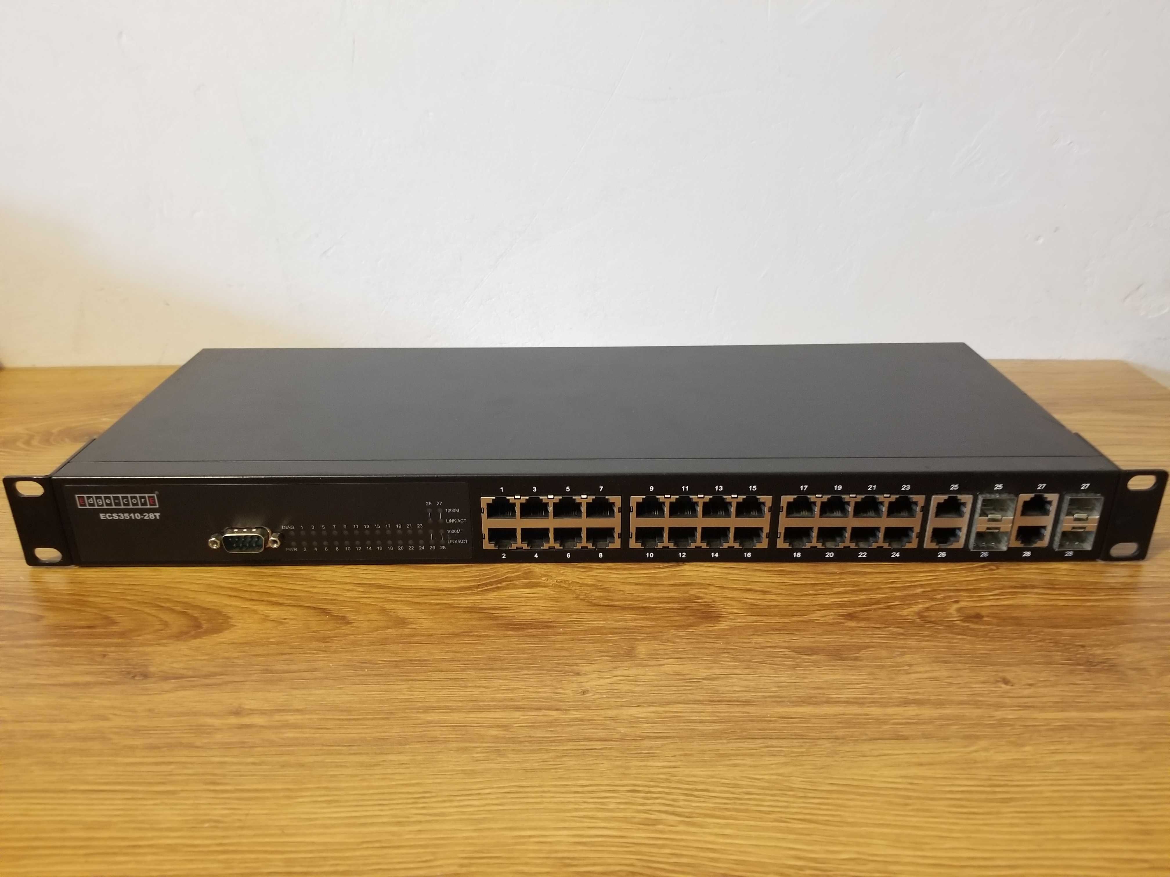 Коммутатор (Свич) Edge-Core ECS3510-28T (L2, 24x10/100Base-T, 4x1G SFP