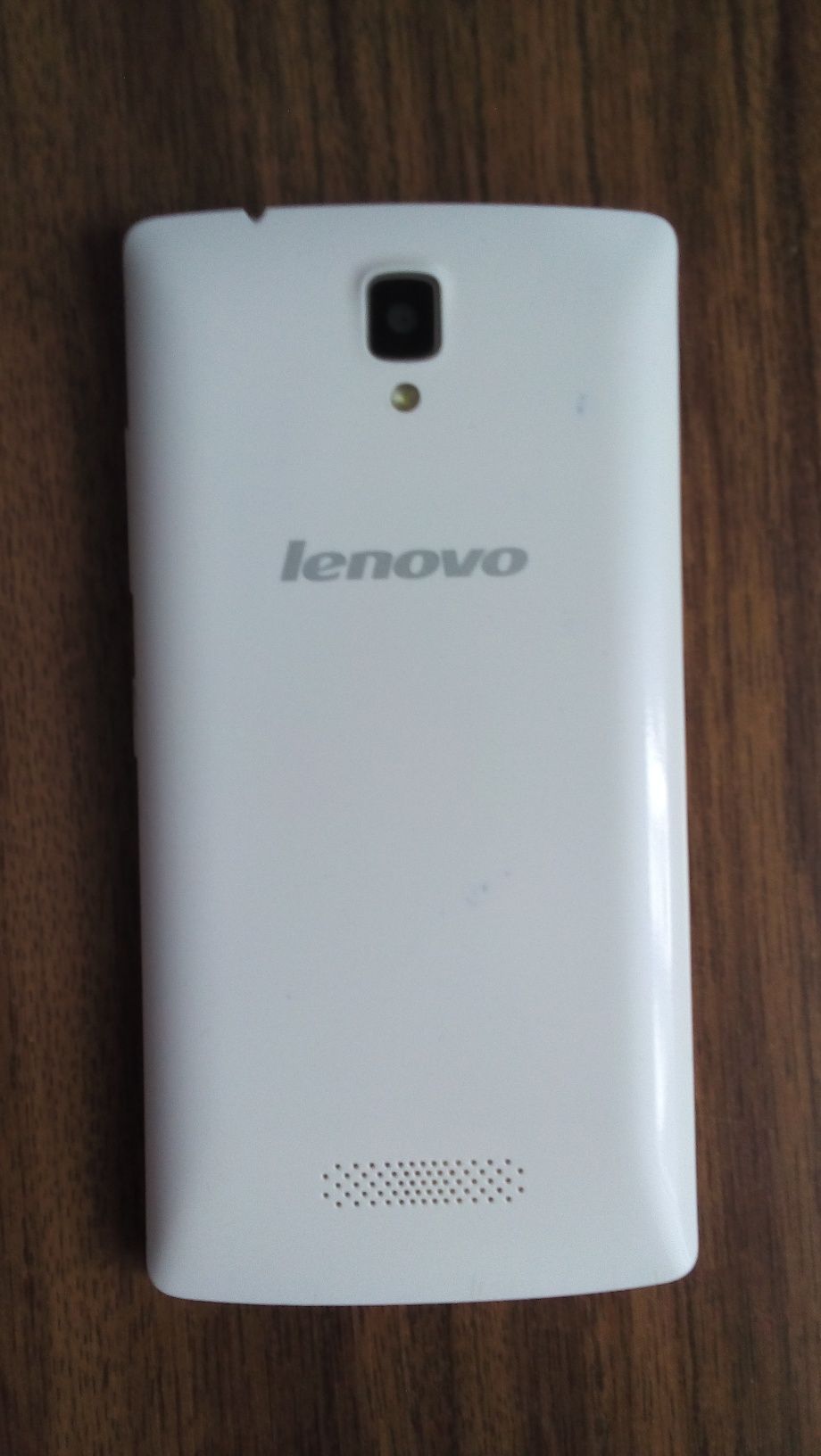 Смартфон Lenovo A2010. 4G (LTE) + зарядне