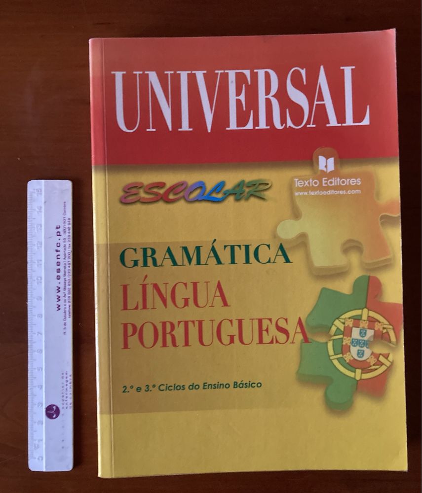 Livros de português e dicionários
