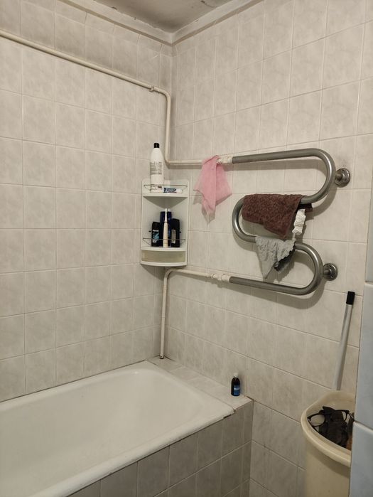 Будинок, гараж, земельна ділянка 10 соток