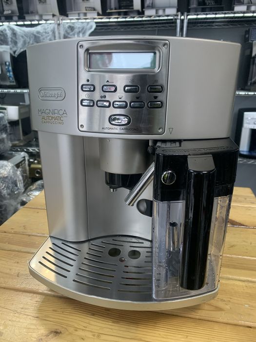 Кавомашина Delonghi Magnifica Automatic Cappuccino