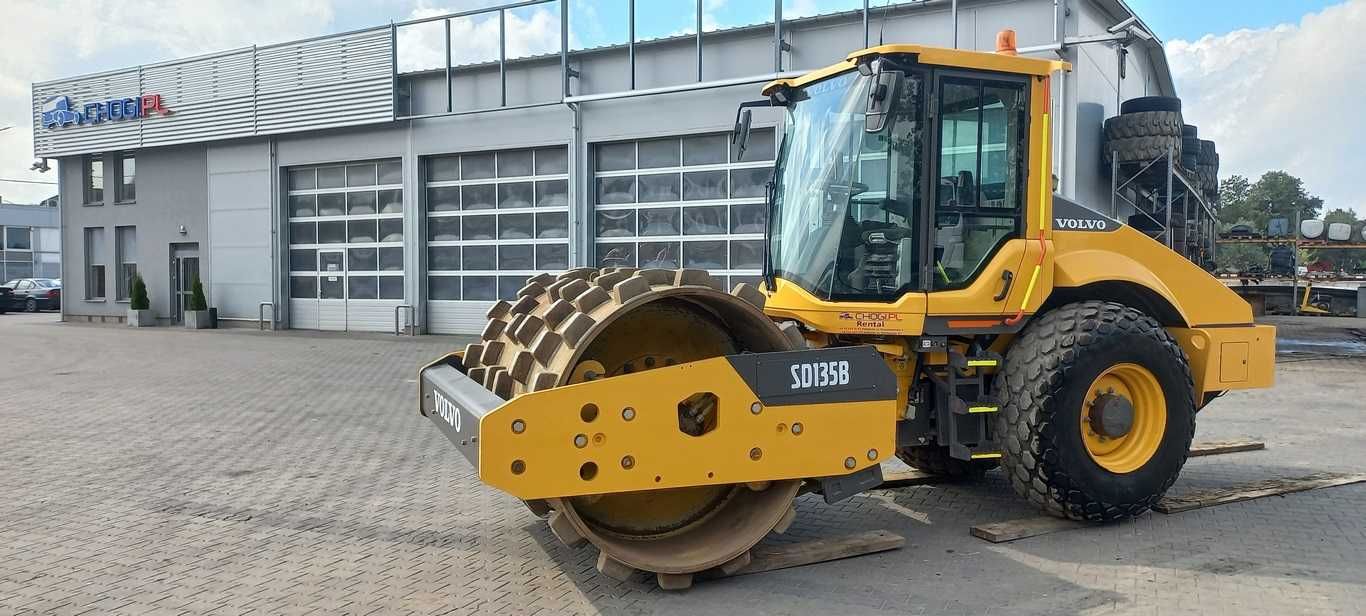 Wypożyczalnia maszyn budowlanych i pojazdów ciężarowych transport