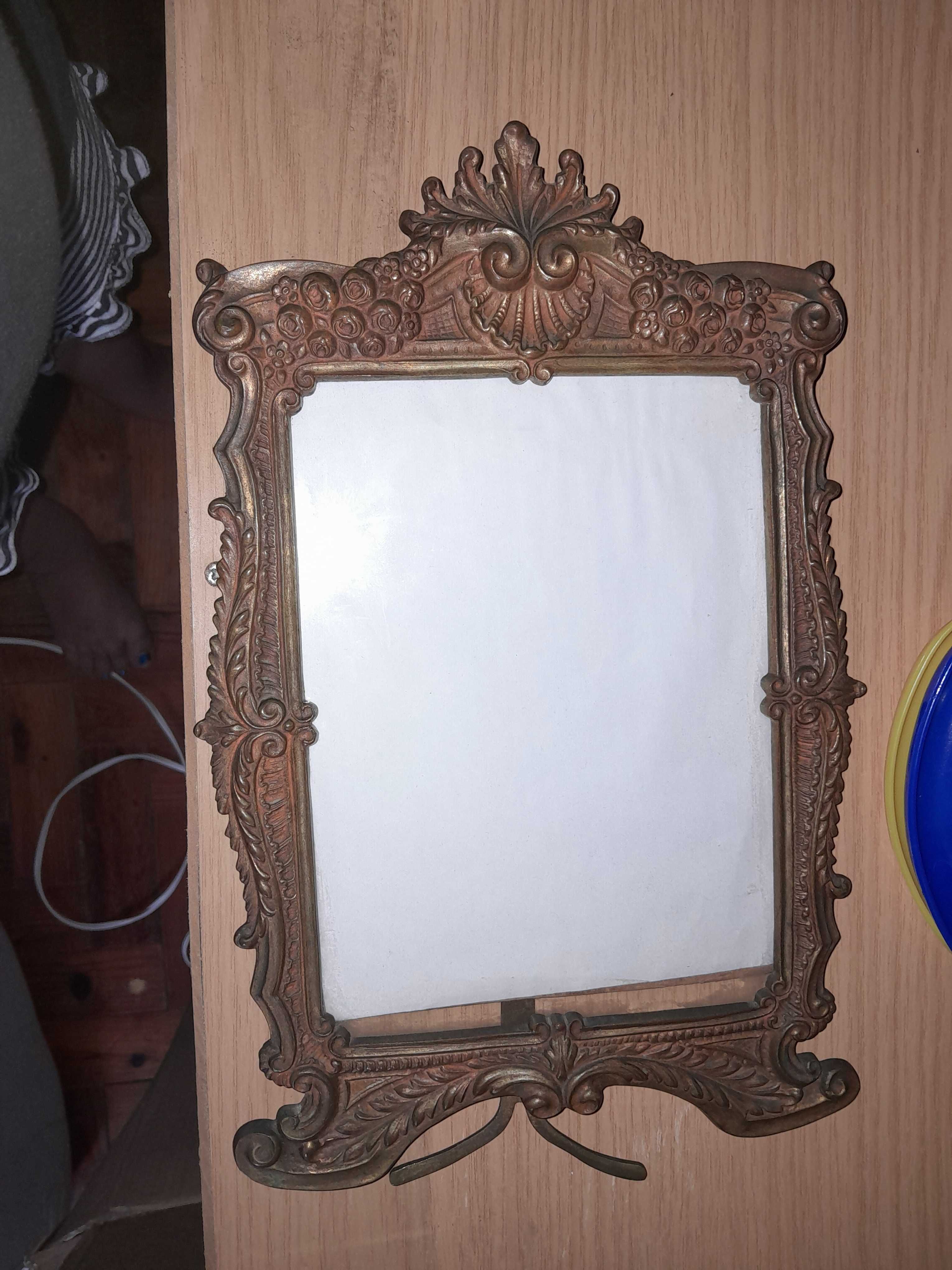 Moldura antiga pesada
