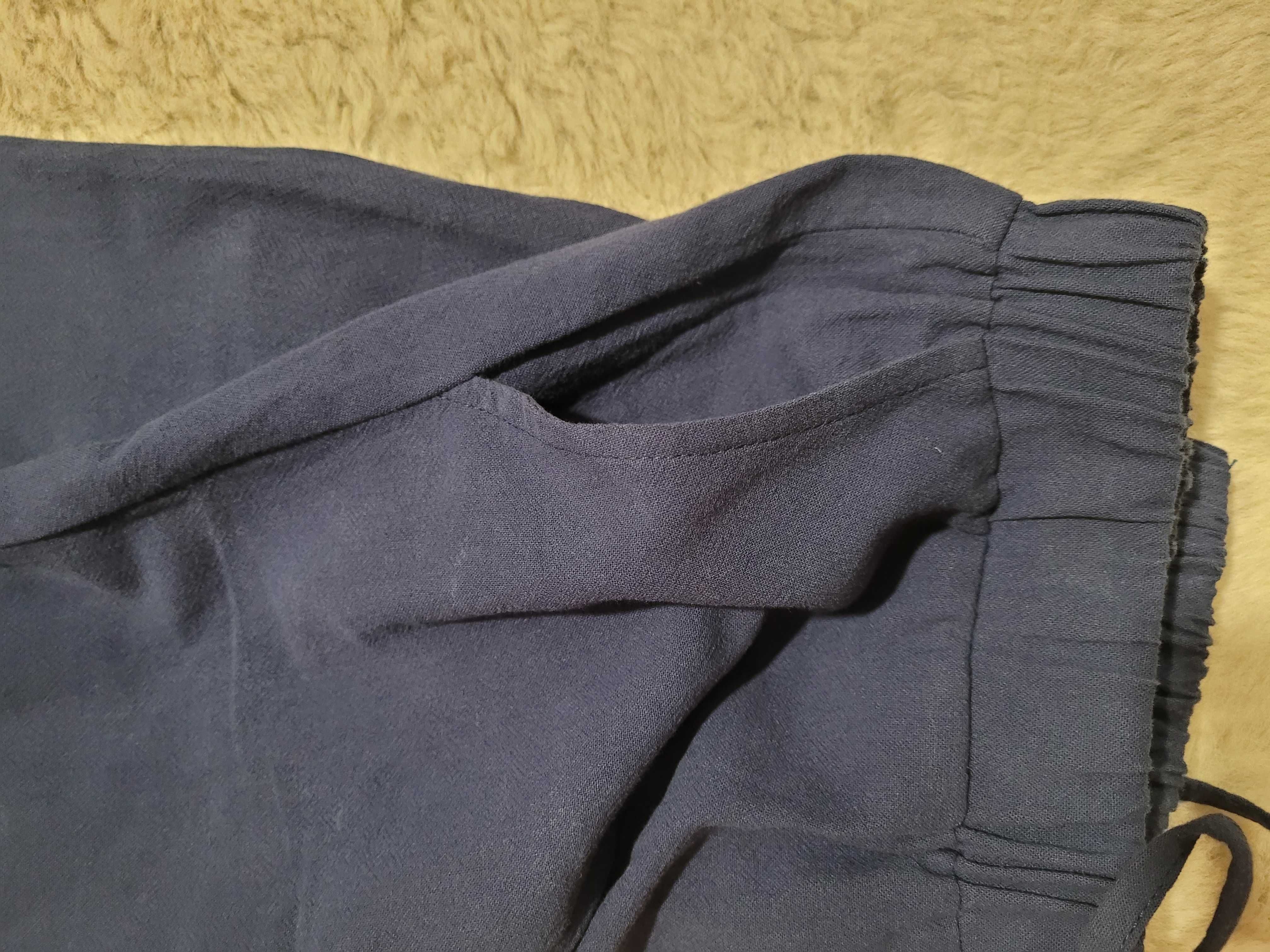Conjunto azul marinho (calças e camisola)