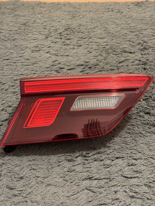 Lampy tylne Tiguan II 2022 (USA), komplet z jednego auta stan idealny