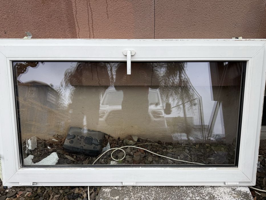 Okno PCV uchylne 1460 x 820 mm