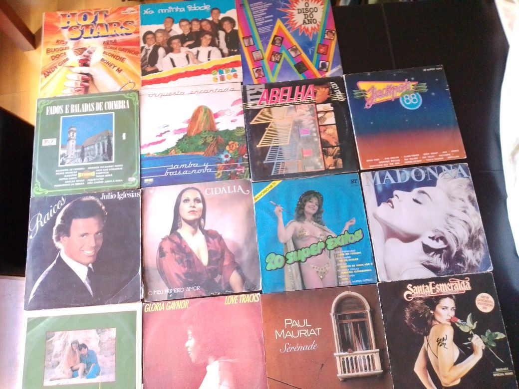 LPs de vinil (14+1 duplo).