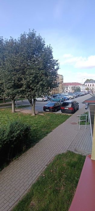 Wynajmę mieszkanie w Łomży przy ul. Polowej, dwa pokoje, w centrum.